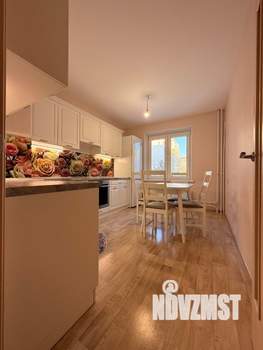 2-к квартира, вторичка, 54м2, 1/10 этаж