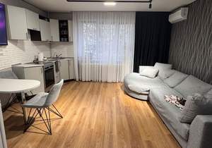2-к квартира, вторичка, 52м2, 1/10 этаж