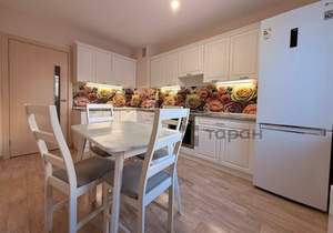 2-к квартира, вторичка, 54м2, 1/10 этаж