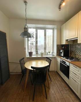 2-к квартира, вторичка, 55м2, 1/5 этаж