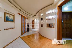 4-к квартира, вторичка, 169м2, 4/10 этаж