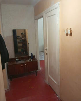 2-к квартира, вторичка, 44м2, 1/4 этаж