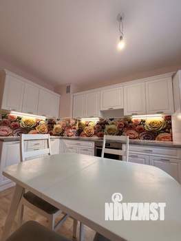 2-к квартира, вторичка, 54м2, 1/10 этаж