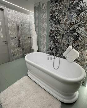 5-к квартира, вторичка, 210м2, 12/16 этаж