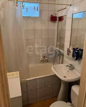 2-к квартира, вторичка, 42м2, 1/5 этаж