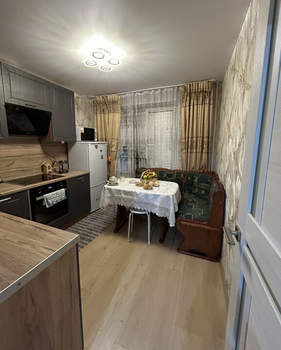 2-к квартира, вторичка, 52м2, 1/10 этаж