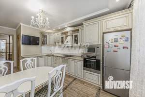 3-к квартира, вторичка, 106м2, 10/10 этаж