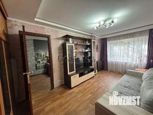2-к квартира, вторичка, 43м2, 1/4 этаж