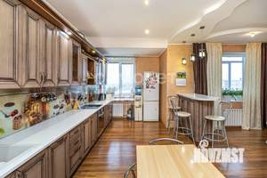 3-к квартира, вторичка, 140м2, 9/14 этаж