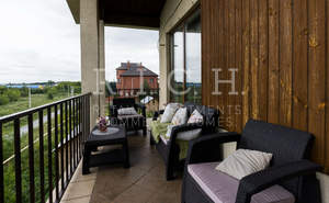 4-к квартира, вторичка, 220м2, 3/3 этаж