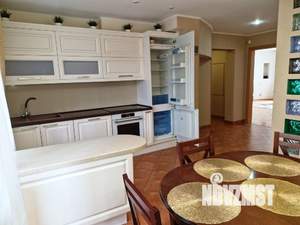 4-к квартира, вторичка, 126м2, 2/11 этаж