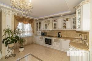 4-к квартира, вторичка, 200м2, 16/17 этаж