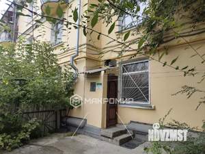 2-к квартира, вторичка, 43м2, 1/4 этаж