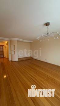 3-к квартира, вторичка, 109м2, 9/10 этаж