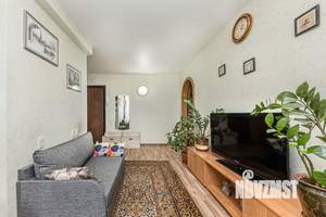 4-к квартира, вторичка, 61м2, 5/5 этаж