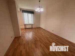 4-к квартира, вторичка, 111м2, 2/6 этаж