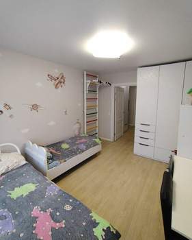 4-к квартира, вторичка, 76м2, 2/9 этаж