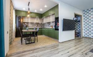 2-к квартира, вторичка, 77м2, 1/26 этаж