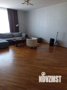 4-к квартира, вторичка, 108м2, 8/10 этаж