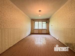 2-к квартира, вторичка, 42м2, 1/5 этаж