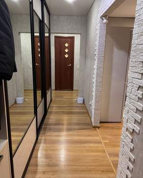 2-к квартира, вторичка, 52м2, 1/10 этаж