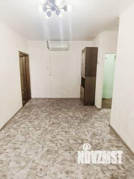 2-к квартира, вторичка, 42м2, 1/4 этаж