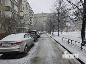 2-к квартира, вторичка, 52м2, 1/10 этаж