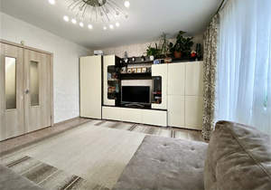 2-к квартира, вторичка, 57м2, 3/10 этаж