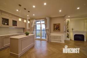 4-к квартира, вторичка, 135м2, 17/18 этаж