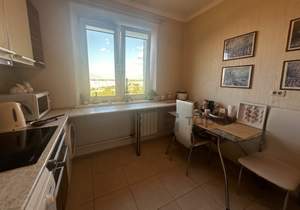 2-к квартира, вторичка, 57м2, 10/10 этаж