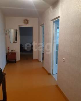 3-к квартира, вторичка, 68м2, 2/2 этаж