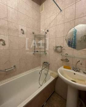 2-к квартира, вторичка, 65м2, 1/5 этаж
