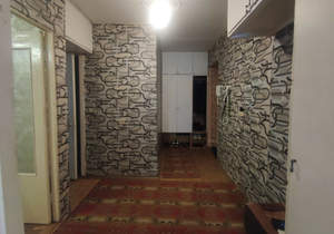 2-к квартира, вторичка, 40м2, 1/9 этаж