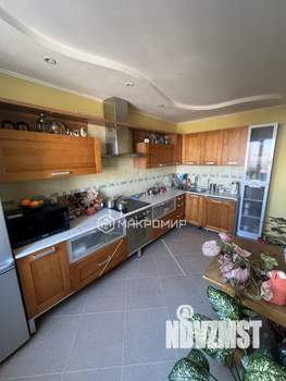 3-к квартира, вторичка, 102м2, 10/10 этаж