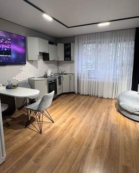 2-к квартира, вторичка, 52м2, 1/10 этаж