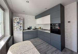 2-к квартира, вторичка, 64м2, 1/10 этаж