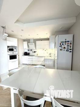 3-к квартира, вторичка, 95м2, 13/25 этаж