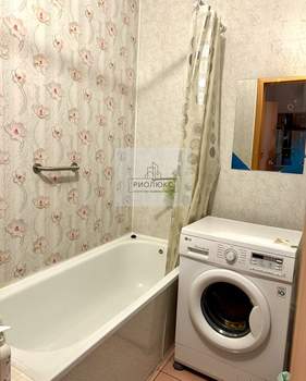 2-к квартира, вторичка, 65м2, 1/10 этаж