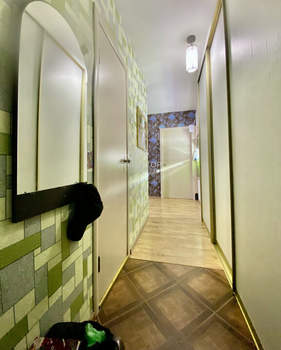 2-к квартира, вторичка, 64м2, 1/10 этаж
