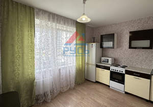 2-к квартира, вторичка, 63м2, 1/10 этаж