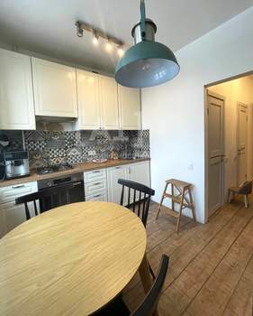 2-к квартира, вторичка, 55м2, 1/5 этаж