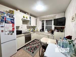 2-к квартира, вторичка, 53м2, 1/10 этаж