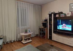 2-к квартира, вторичка, 57м2, 1/10 этаж