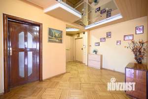 4-к квартира, вторичка, 136м2, 10/16 этаж