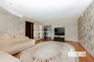 4-к квартира, вторичка, 124м2, 3/10 этаж