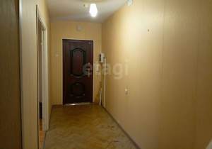 3-к квартира, вторичка, 60м2, 1/10 этаж