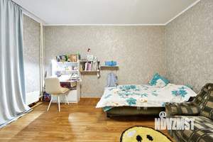 2-к квартира, вторичка, 64м2, 1/10 этаж