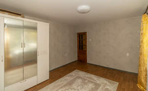 2-к квартира, вторичка, 40м2, 1/9 этаж