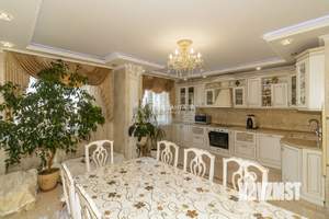 4-к квартира, вторичка, 200м2, 16/17 этаж