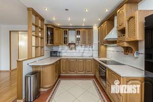4-к квартира, вторичка, 149м2, 4/9 этаж
